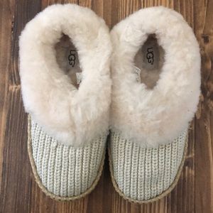 Ugg slippers size 6